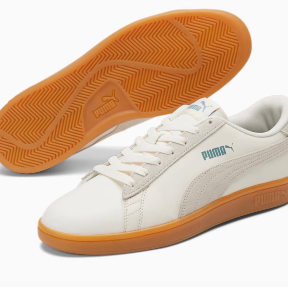 Mens pumas sneakers